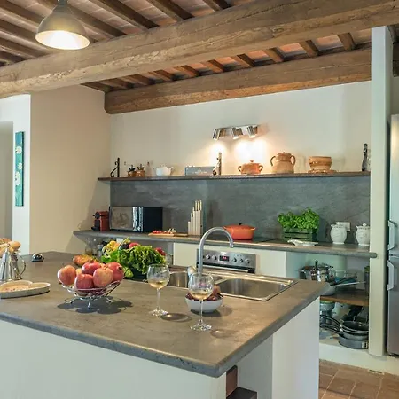 Podere Di Salci 10, Emma *