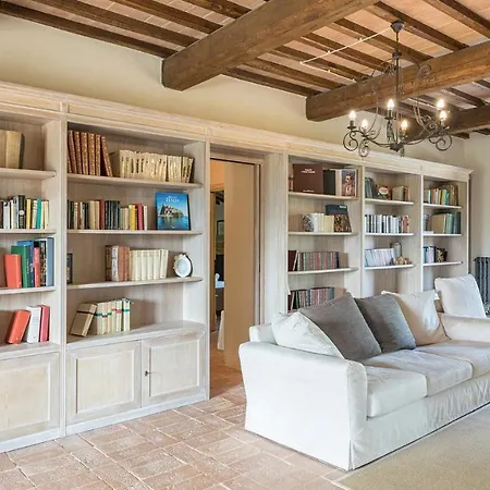 Villa Podere Di Salci 10, Emma