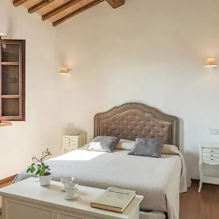 Villa Podere Di Salci 10, Emma